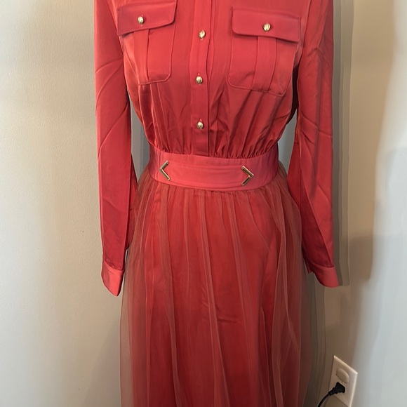 L'ATISTE Dresses & Skirts - L’ATISTE Elegant Coral Dress with Tulle Bottom